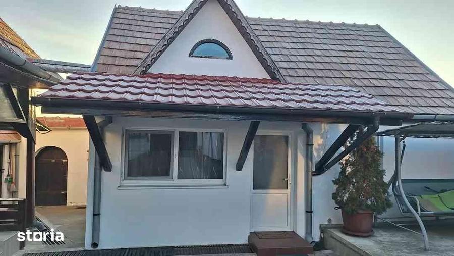 Casă cu 4 camere cu Teren 1350 Mp în Răhău