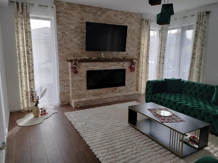 Casă cu 4 camere cu Teren 500 Mp în Ostratu