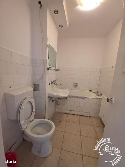 Apartament cu 3 camere semidecomandat în Micro 17