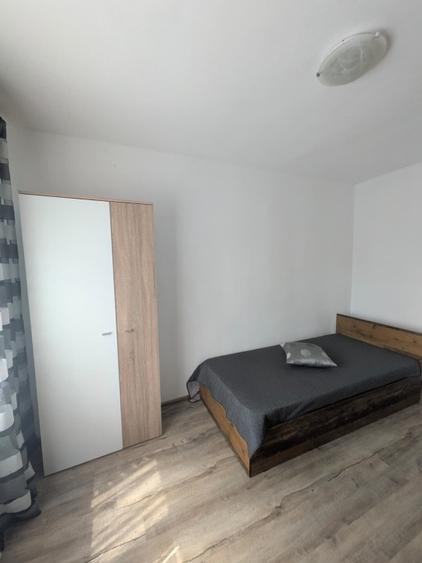 Apartament cu 4 camere decomandat în Gară