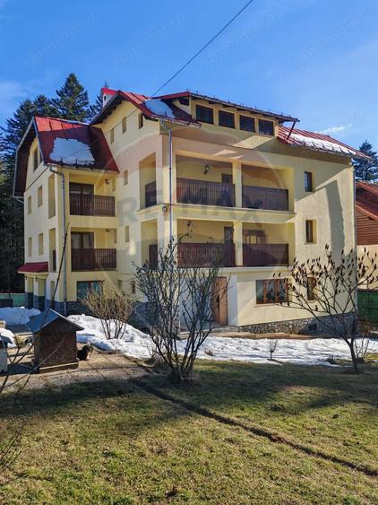 Casă cu 14 camere cu Teren 841 Mp în Cioplea