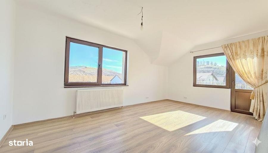 Casa spatioasa cu teren generos de 1200 mp Zona de case noi-Tarlungeni - 13