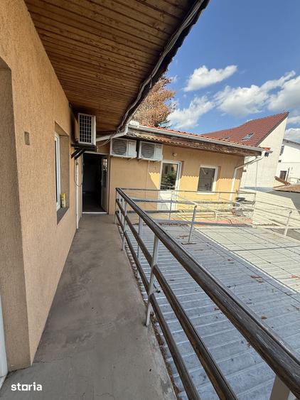 Casă cu 8 camere cu Teren 202 Mp în Pieptănari