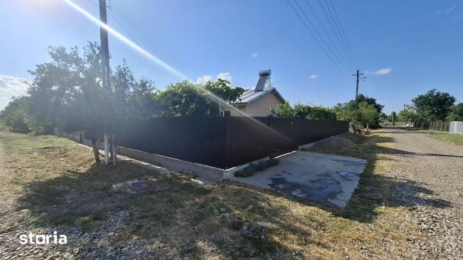 Casă cu 2 camere cu Teren 77 Mp în Salcia