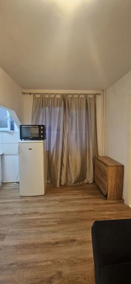 Apartament cu 2 camere semidecomandat în Podu Roș