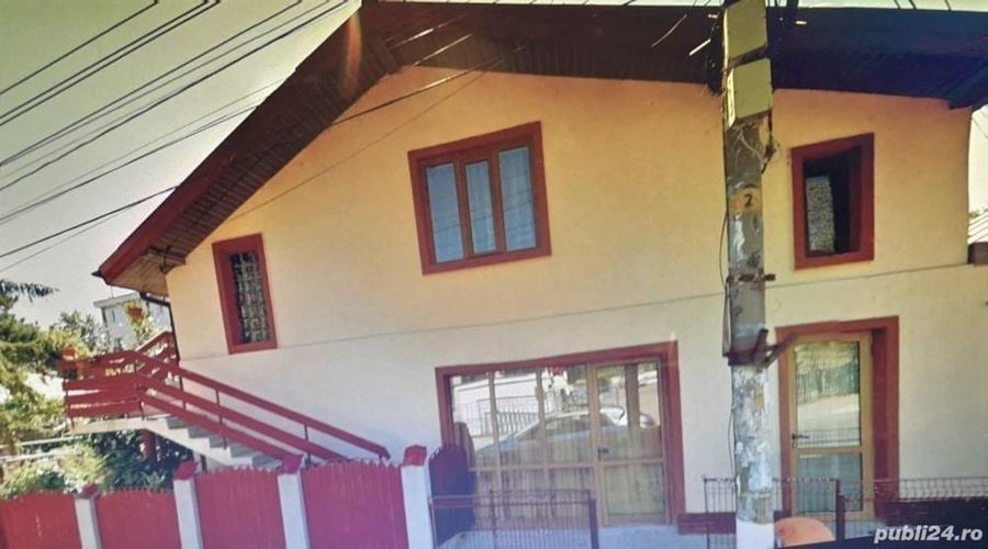 Casă cu 7 camere cu Teren 280 Mp în Huși