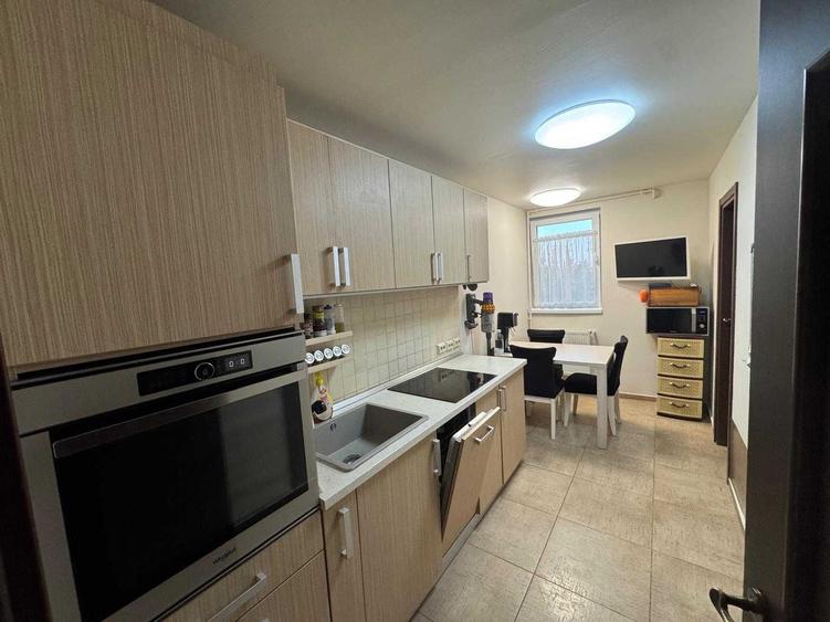 Apartament cu 4 camere decomandat în Giarmata