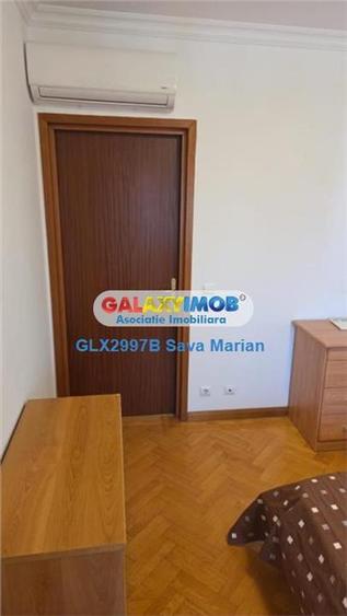 Apartament cu 3 camere semidecomandat, mobilat în Primăverii