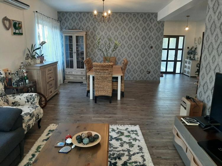Casă individuală cu 5 camere cu Teren 600 Mp în Răcari