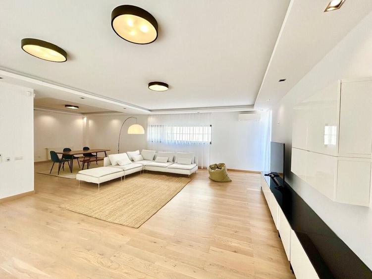 Duplex cu 6 camere cu Canalizare în Iancu Nicolae