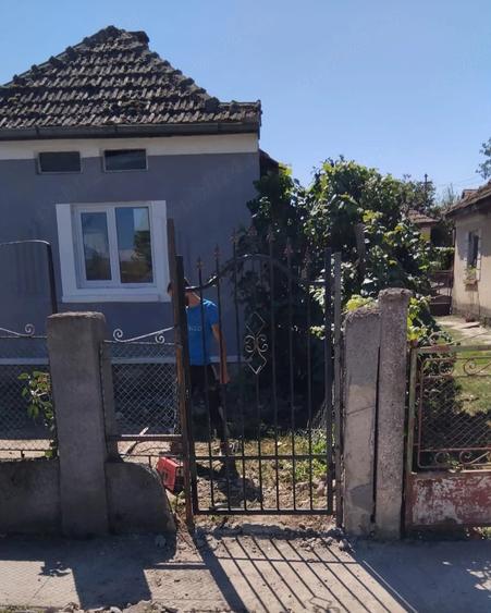 Casă cu Teren 131 Mp în Petin