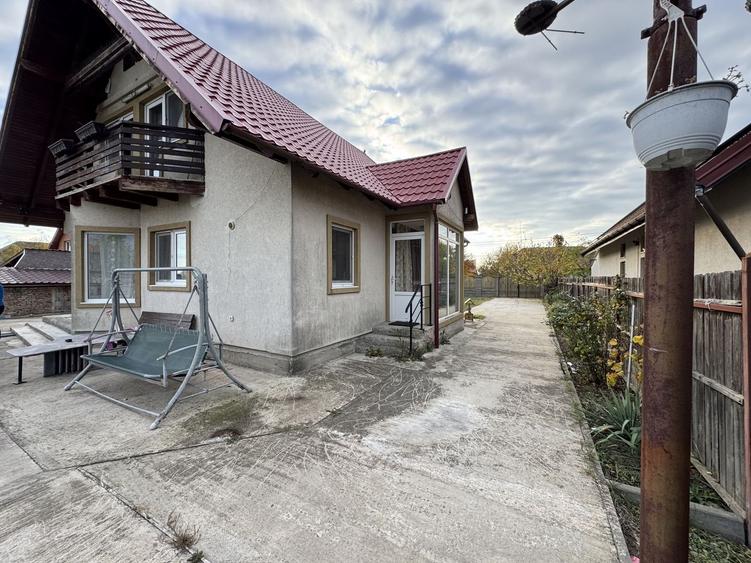Casă individuală cu 4 camere cu Piscina în Becicherecu Mic