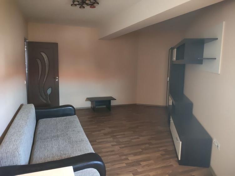 Apartament cu 2 camere decomandat în Ostroveni