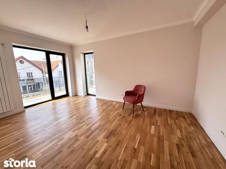 Apartament cu 3 camere în Tei