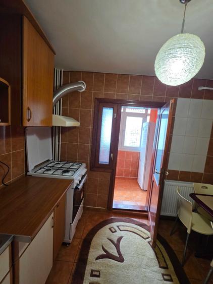 Apartament cu 2 camere decomandat în Rovine