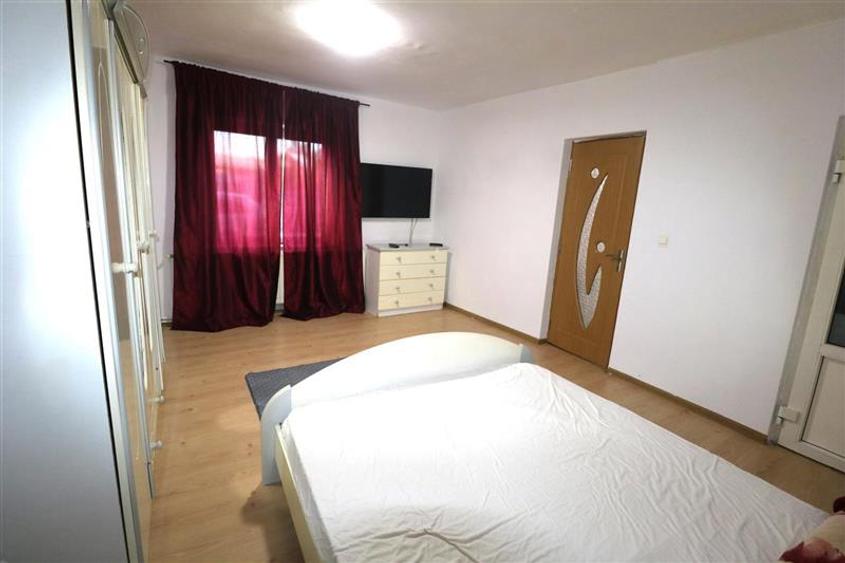 Garsonieră decomandată în Lunei