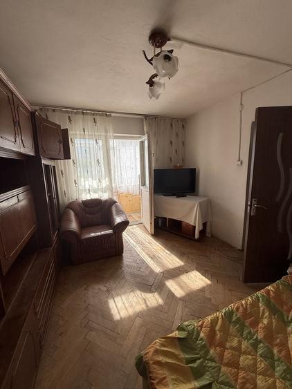 Apartament cu 2 camere decomandat în Exterior Vest