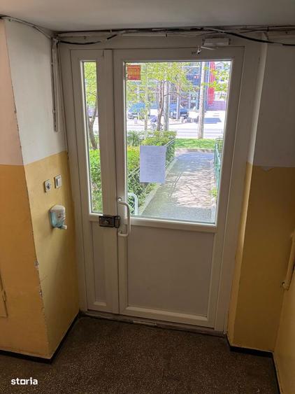 Apartament cu 3 camere decomandat în Valea Oltului