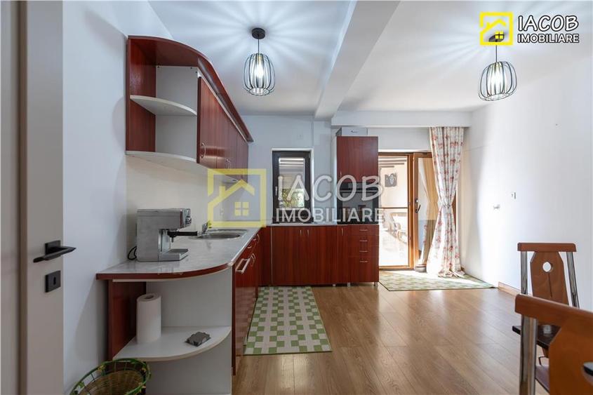 Casă individuală cu 5 camere cu Canalizare în Letea Veche