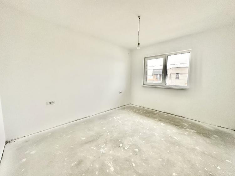 Duplex cu 4 camere cu Canalizare în Moșnița Veche