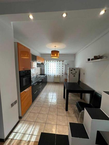 Apartament cu 3 camere decomandat în Păcurari
