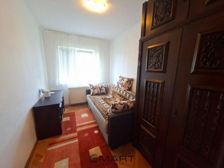 Apartament cu 3 camere decomandat în Calea Dumbrăvii