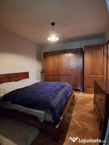 Apartament cu 4 camere decomandat în Berceni