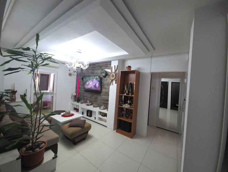 Apartament cu 2 camere decomandat în Sud