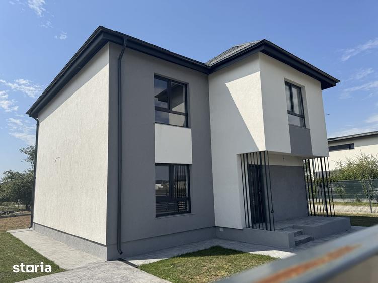 Casă cu 4 camere cu Teren 500 Mp în Tărtășești