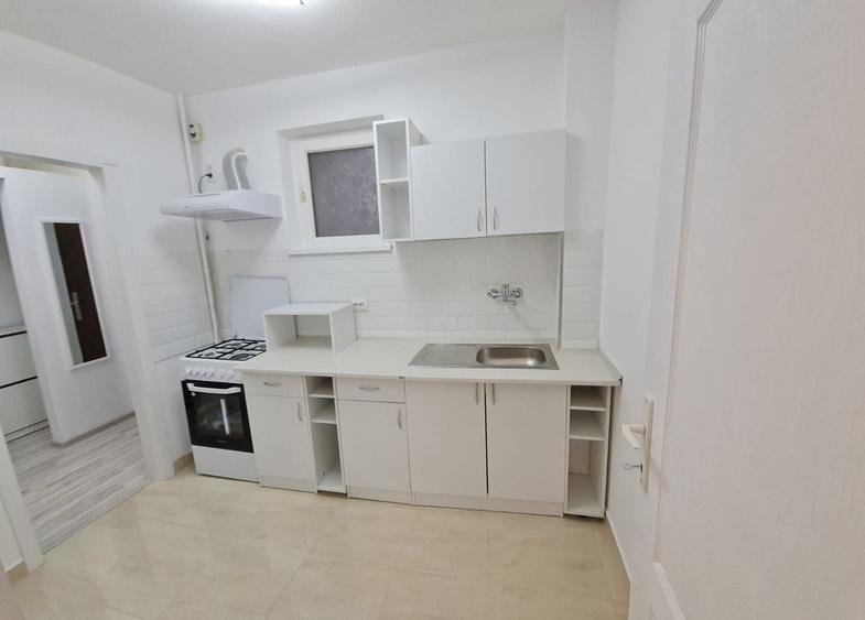 Apartament cu 2 camere semidecomandat, mobilat în Grivița