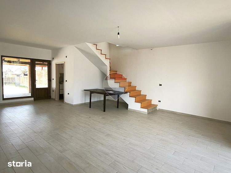 Casă cu 4 camere cu Teren 401 Mp în Hoghilag