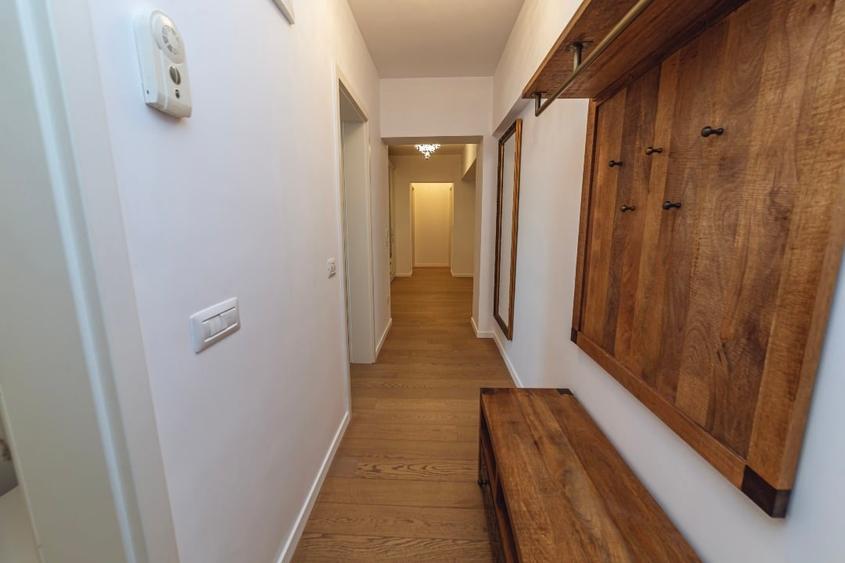 Apartament cu 4 camere, mobilat în Unirii