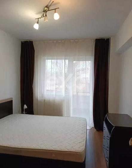 Apartament cu 3 camere semidecomandat în Iris