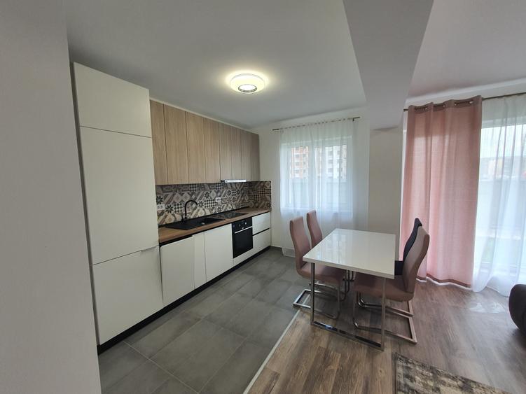 Apartament cu 2 camere semidecomandat în Tractorul