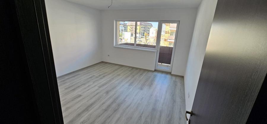 Apartament cu 3 camere decomandat în Sânpetru