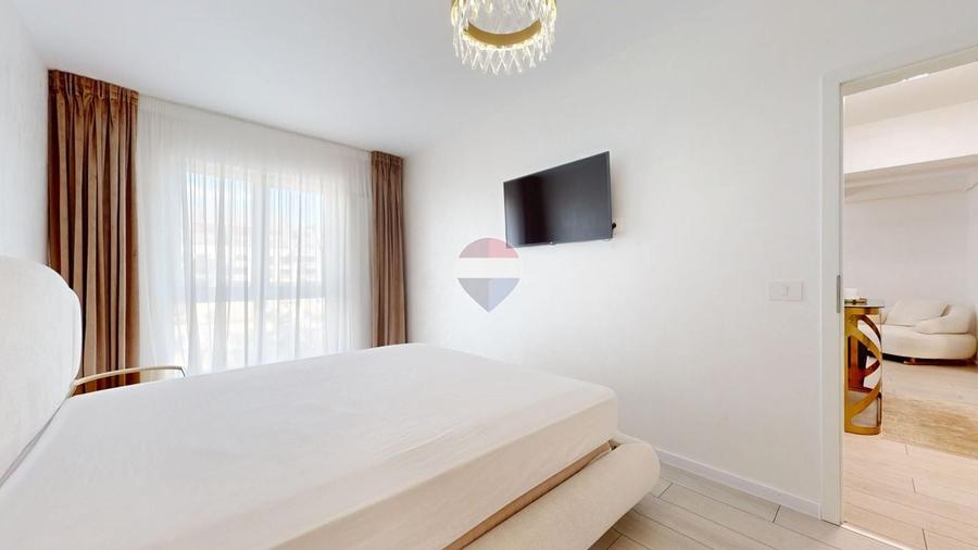 Apartament cu 3 camere decomandat, mobilat în Tractorul