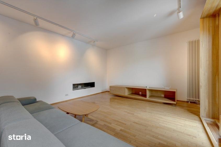 Apartament cu 4 camere, mobilat în Central