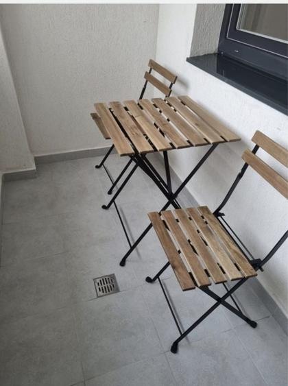 Apartament cu 2 camere decomandat în Titan