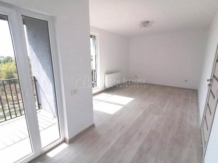 Casă cu 4 camere cu Teren 380 Mp în Domnești