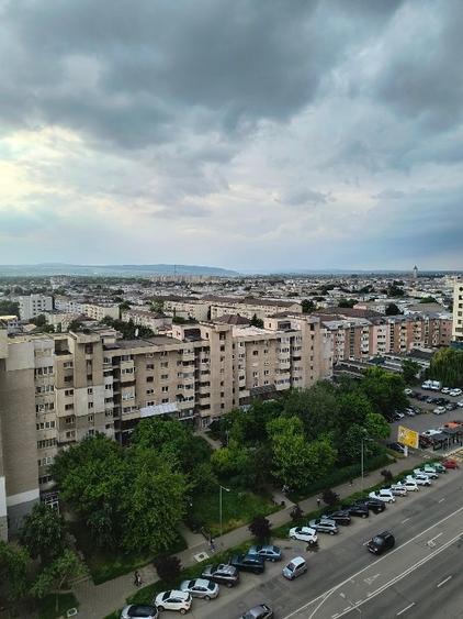Apartament cu 3 camere decomandat, mobilat în Central