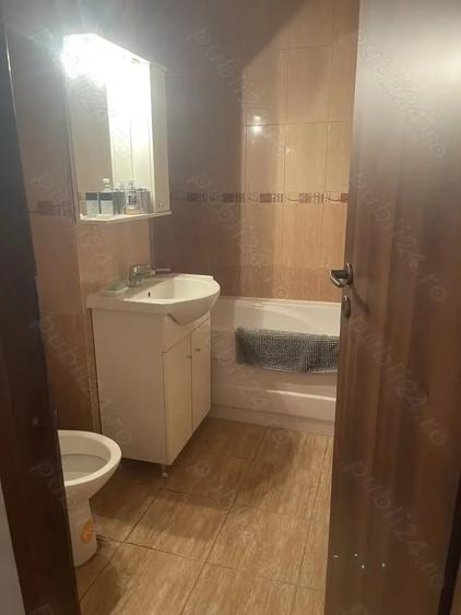 Apartament cu 3 camere decomandat în Șagului