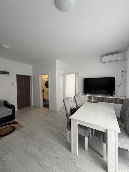 Apartament cu 2 camere semidecomandat, mobilat în Independenței