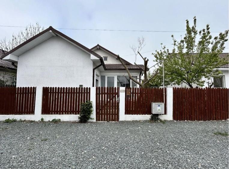 Casă cu 3 camere în Năvodari