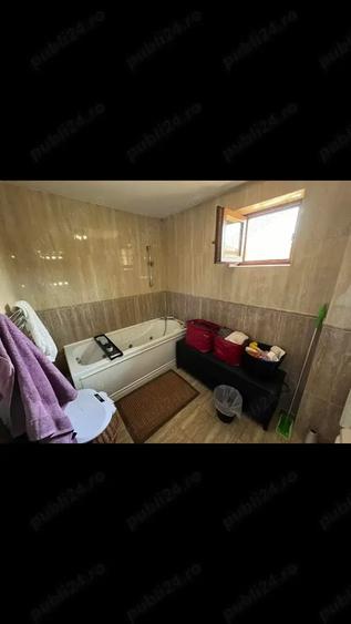 Casă cu 6 camere cu Teren 300 Mp în Central