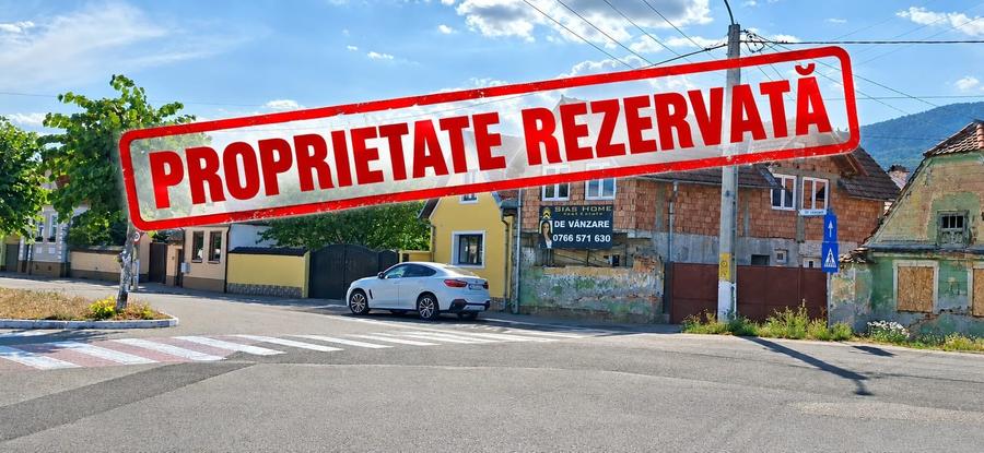 Casă cu 4 camere cu Canalizare în Codlea