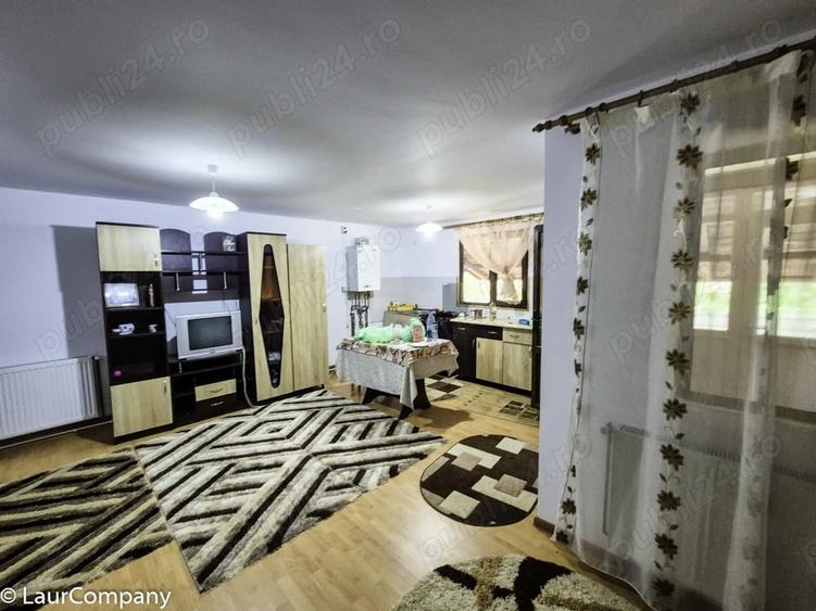 Casă cu 2 camere cu Teren 2647 Mp în Valea Mare