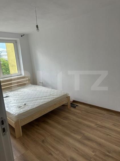 Apartament cu 4 camere decomandat, mobilat în Independenței
