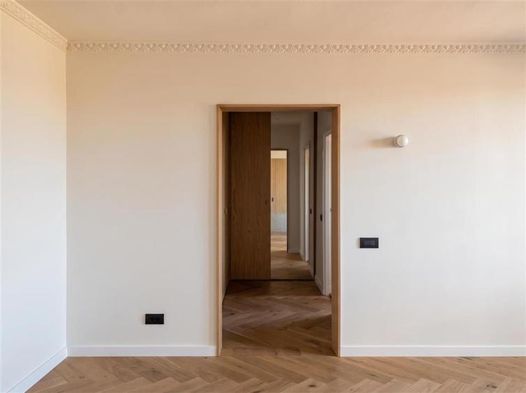 Apartament cu 2 camere semidecomandat, mobilat în Ultracentral