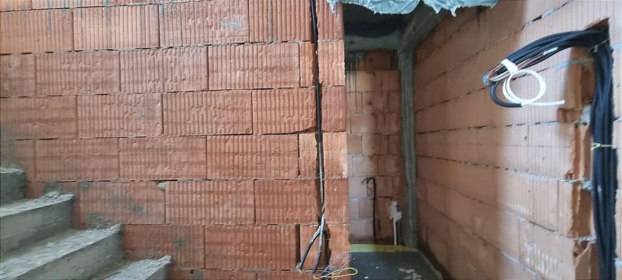 Casă individuală cu 4 camere cu Canalizare în Nord