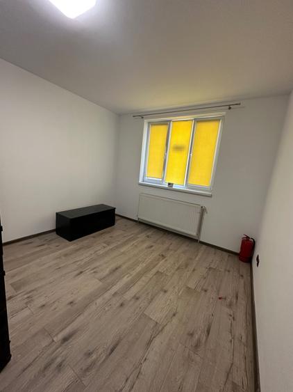 Spațiu comercial, de 63 mp, în Florești